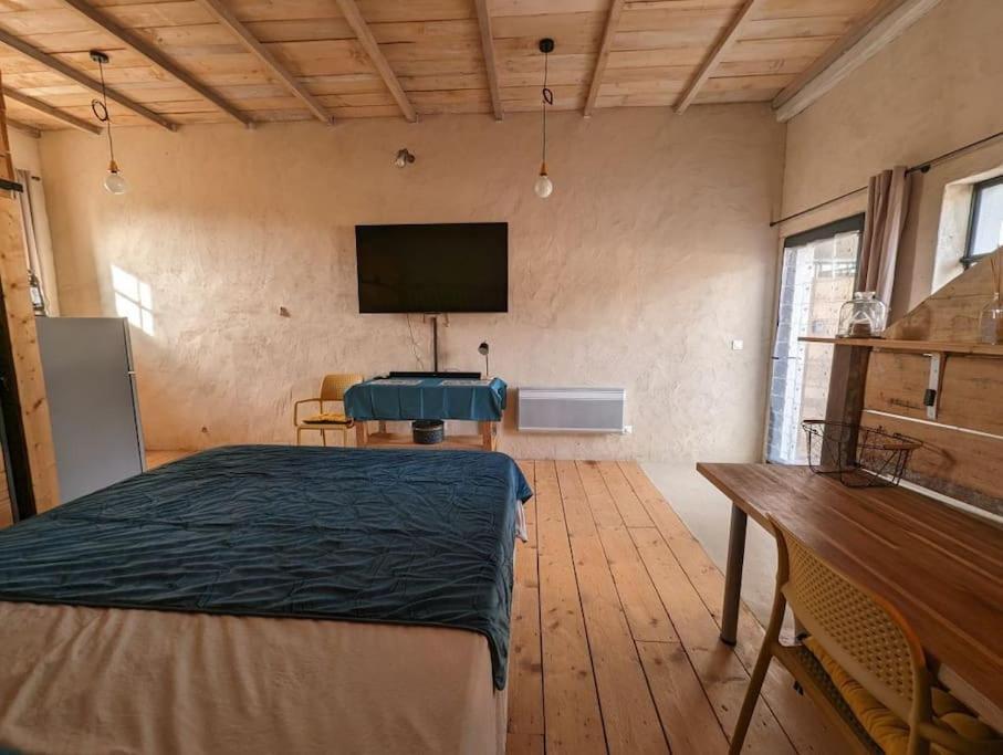 - Independant A Apartment